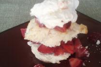 strawberry shortcake with biscuits